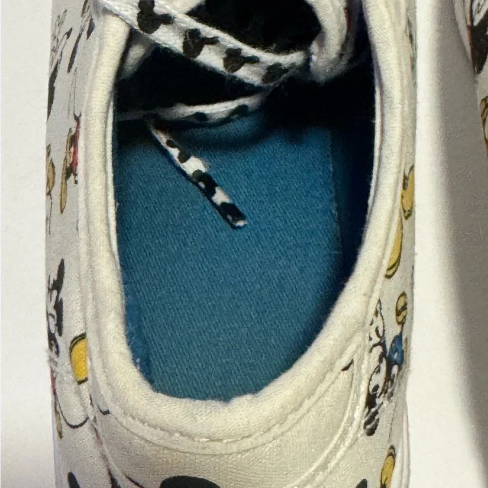 Disney Parks Mickey Mouse Women’s 6 Canvas Tennis Casual Shoes Lace Up Sneakers